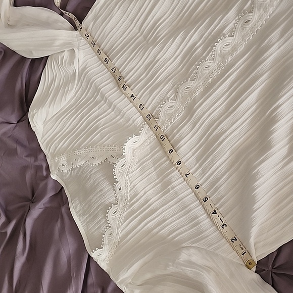 V-Neck Blouse, 2X, white, p2p 22,NWOT - Picture 8 of 9